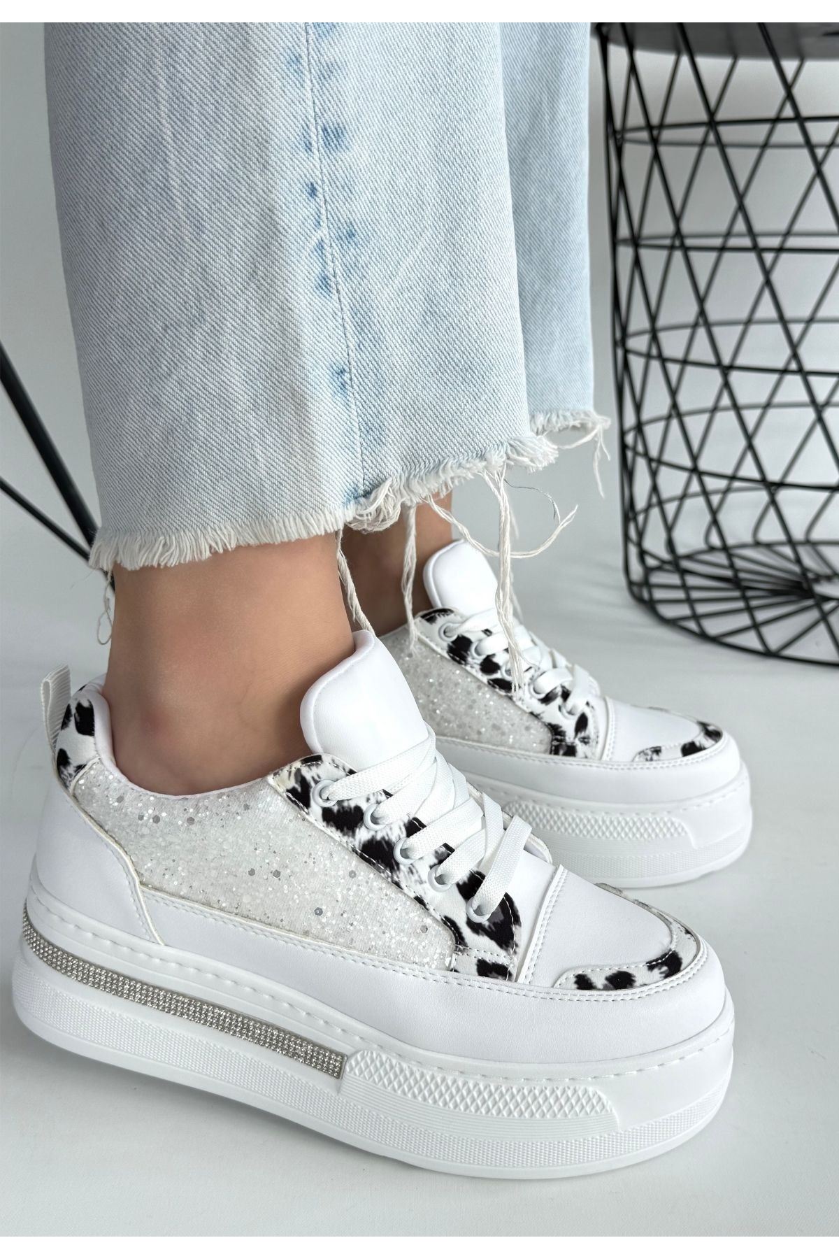 Lawin Beyaz Cilt Beyaz Simli Bağcıklı Spor Ayakkabı