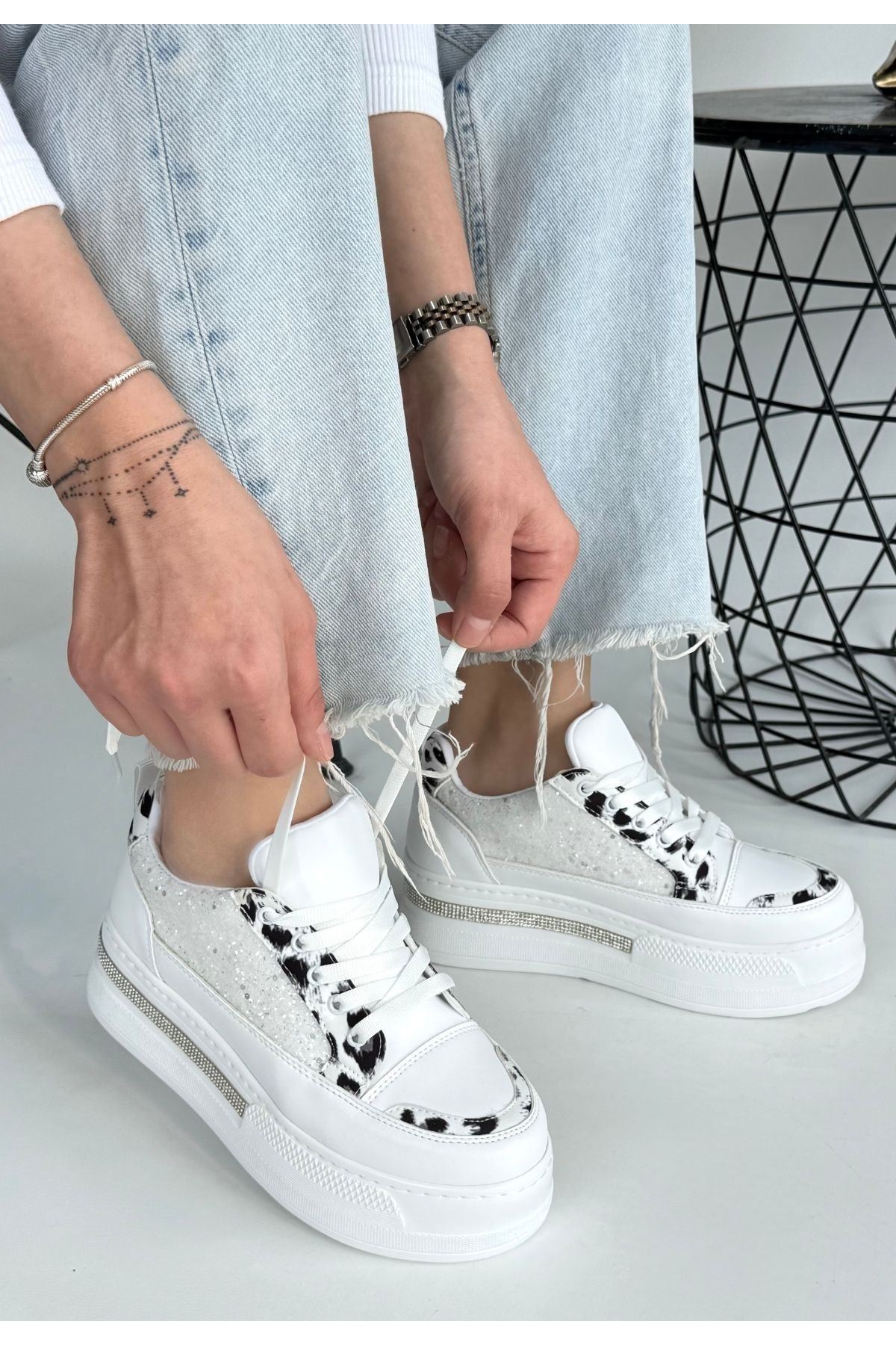 Lawin Beyaz Cilt Beyaz Simli Bağcıklı Spor Ayakkabı