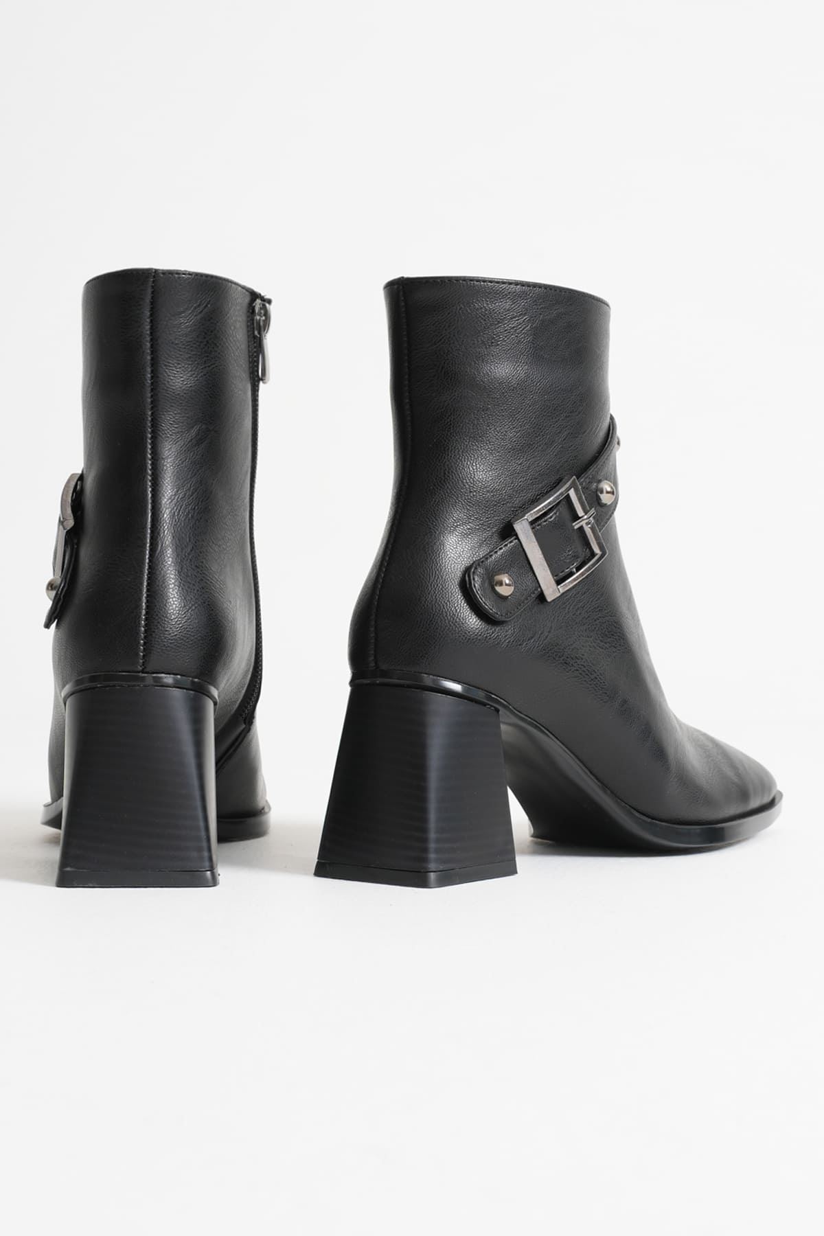 Kadın Siyah Topuklu Bot SHTR08MK25A