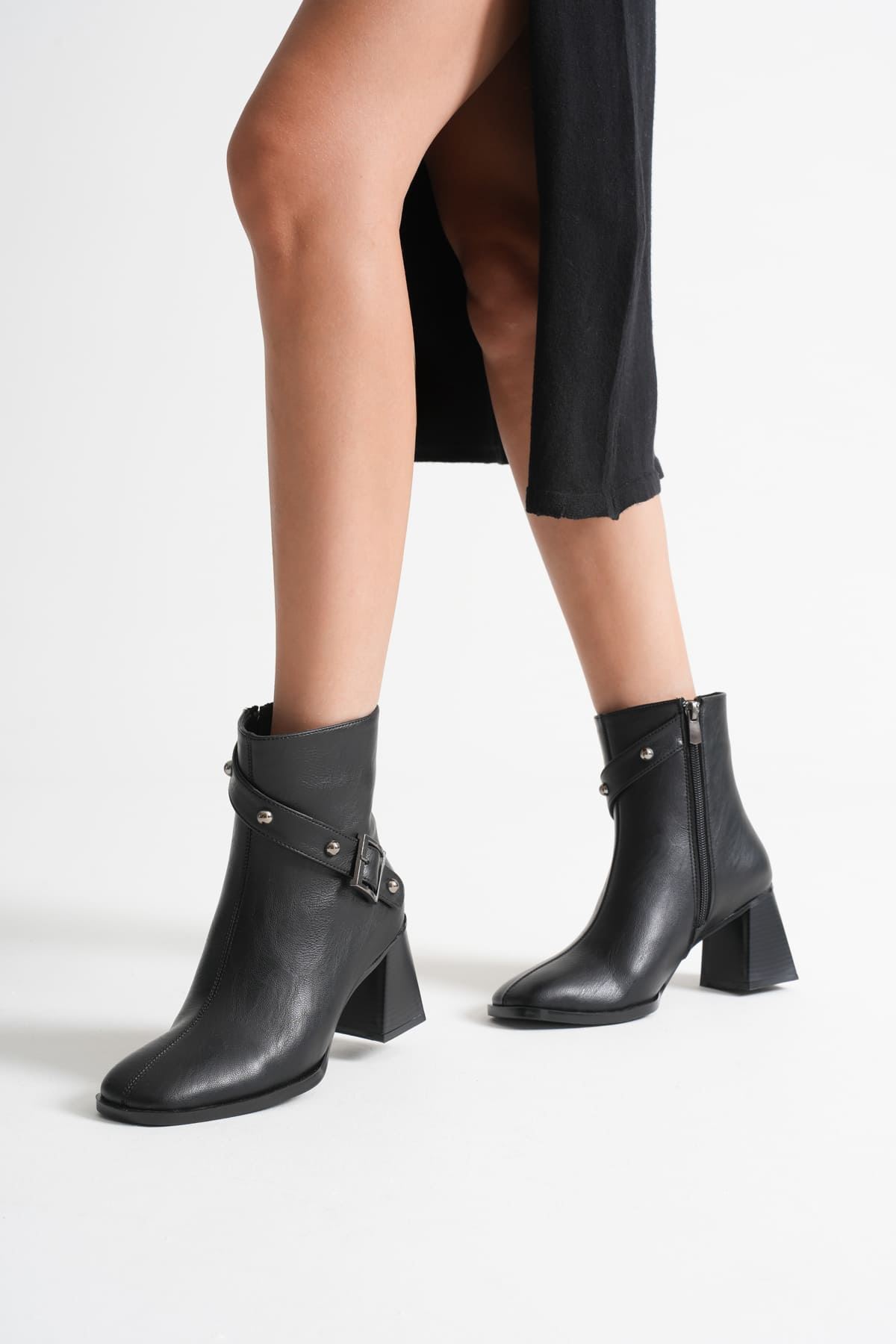 Kadın Siyah Topuklu Bot SHTR08MK25A