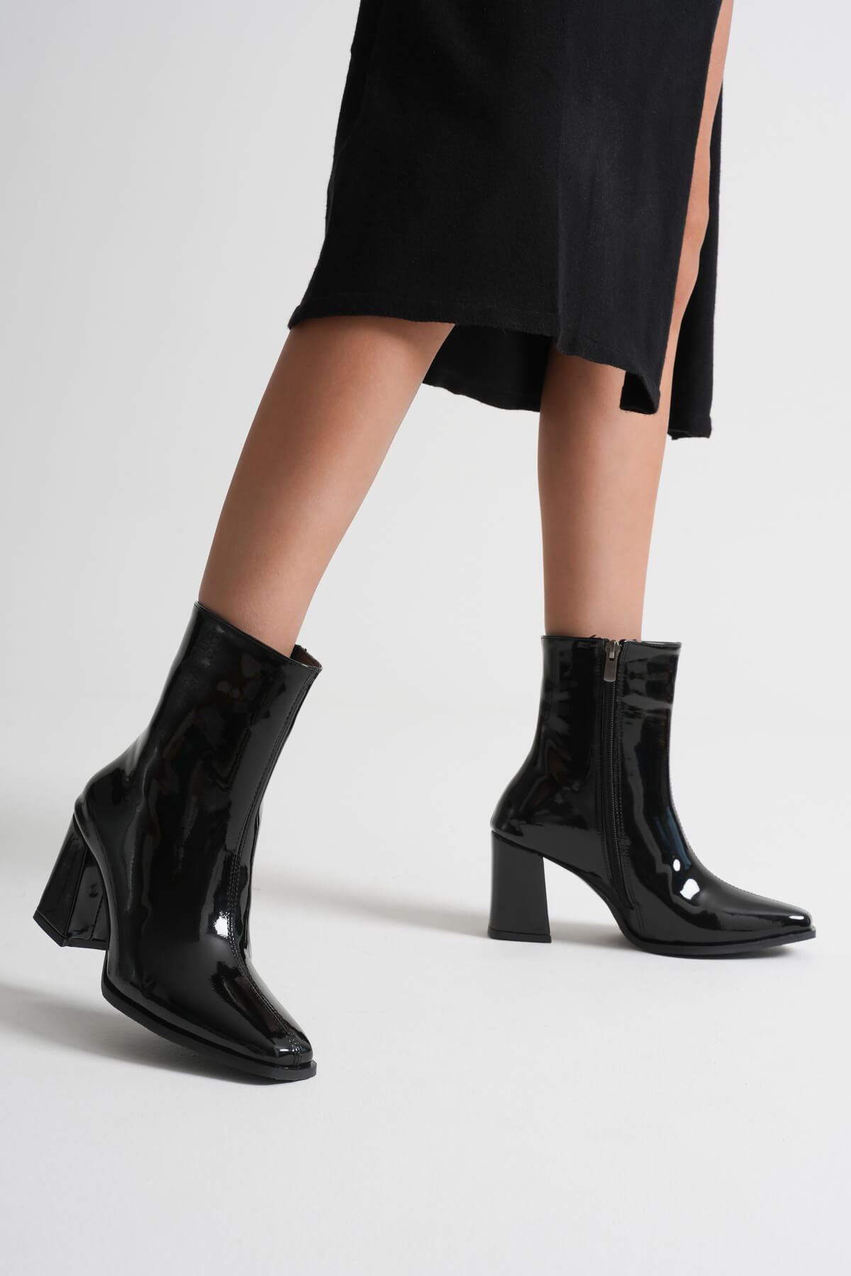 Kadın Siyah Rugan Topuklu Bot SHTR08MK02D