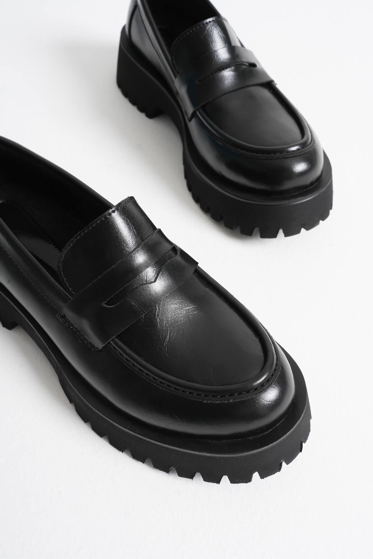 Kadın Günlük Siyah Loafer Ayakkabı SHTR10MS02A