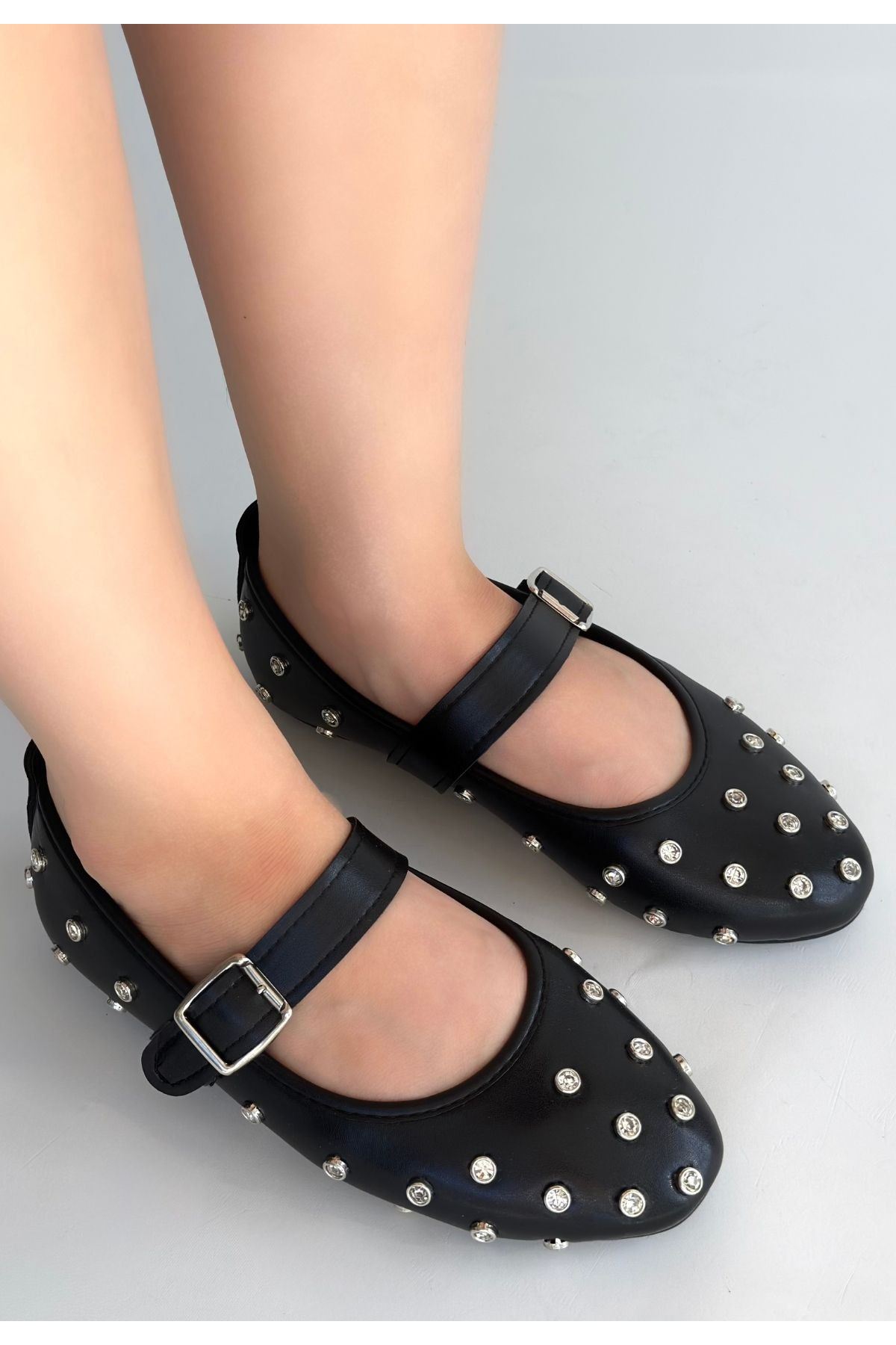 Ritta Siyah Cilt Kemerli Babet Ayakkabı