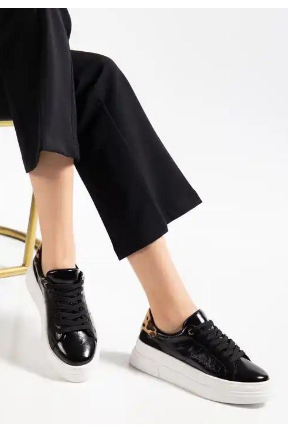 Jetan Siyah Rugan Bağcıklı Spor Ayakkabı