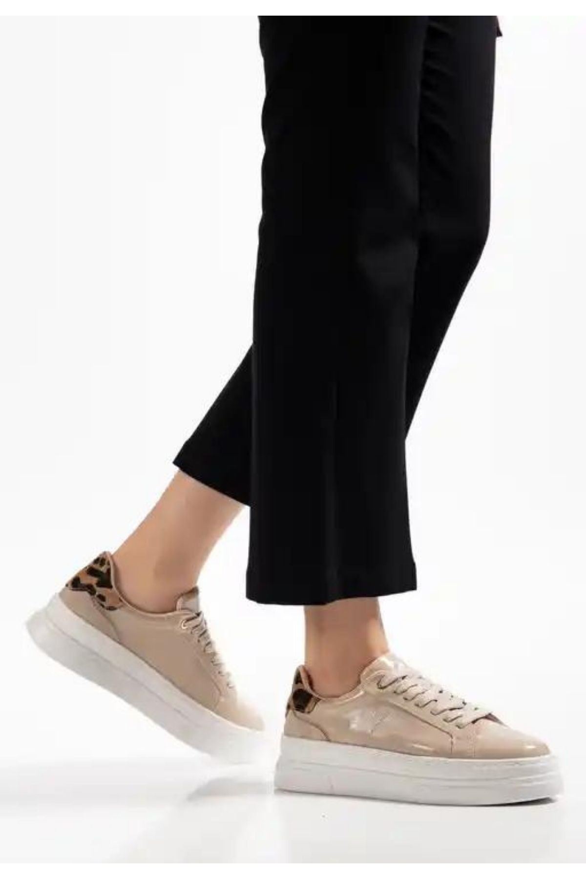 Jetan Bej Rugan Bağcıklı Spor Ayakkabı