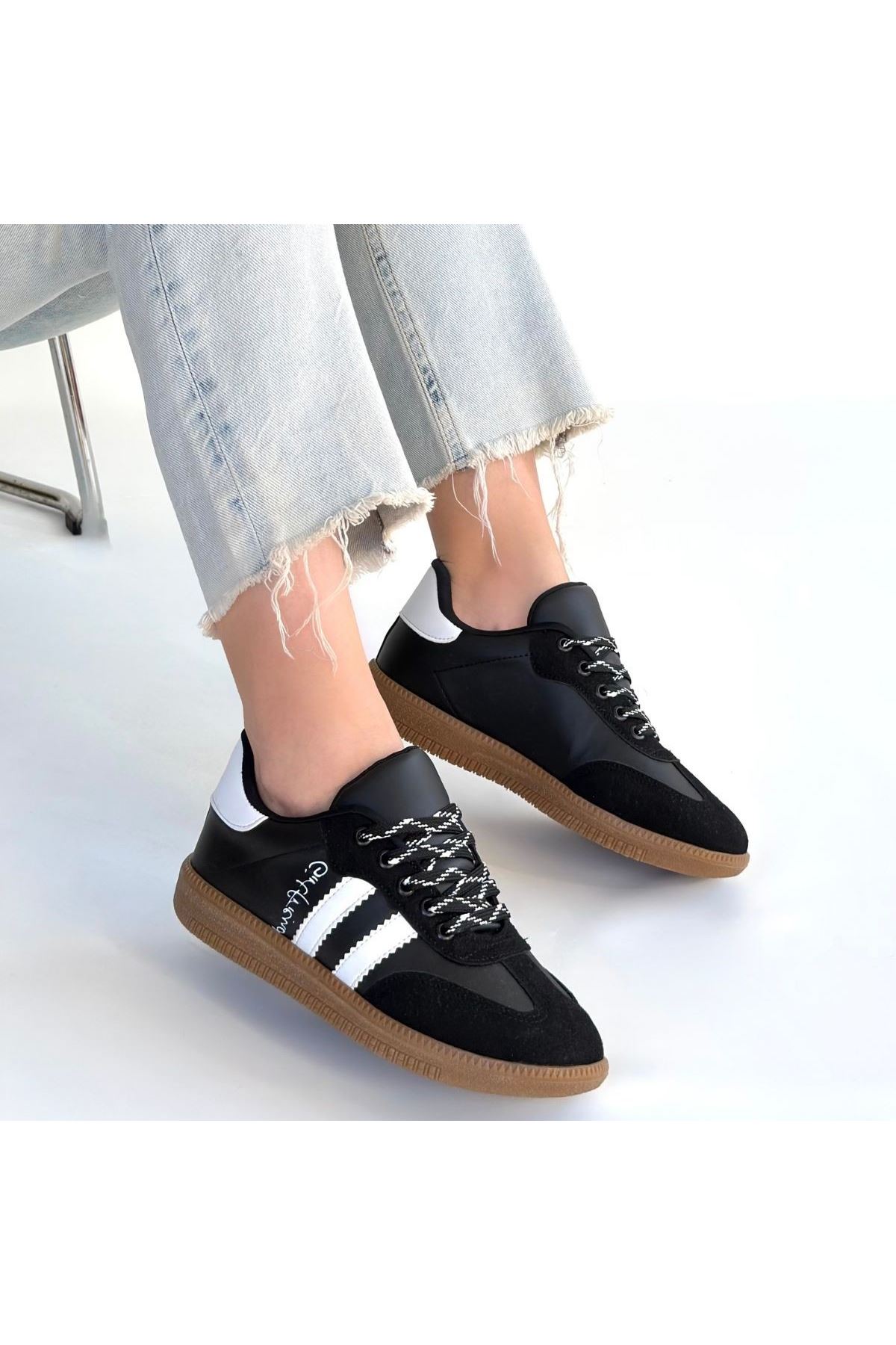 Zerti Siyah Cilt Bağcıklı Spor Ayakkabı