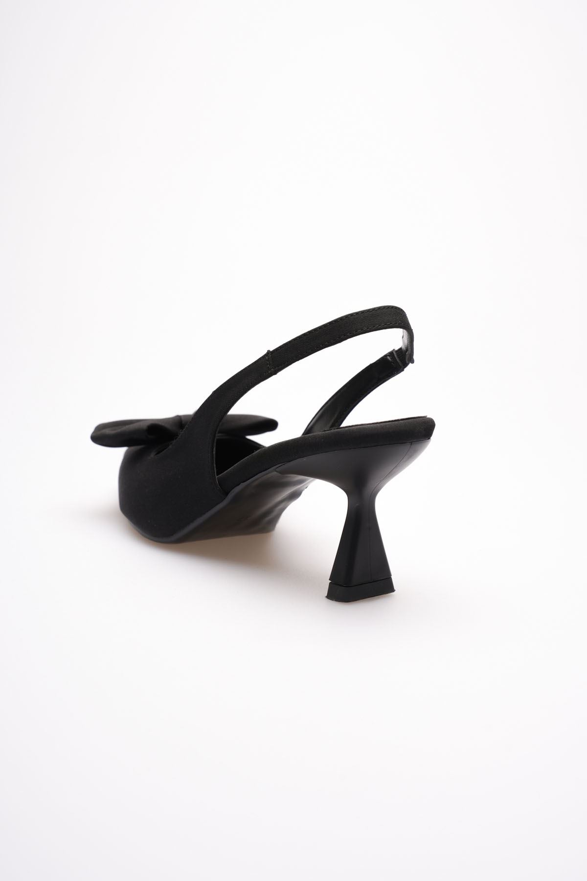 Siyah Fiyonklu Kitten Topuklu Slingback Kadın Ayakkabı EATR08MS24A