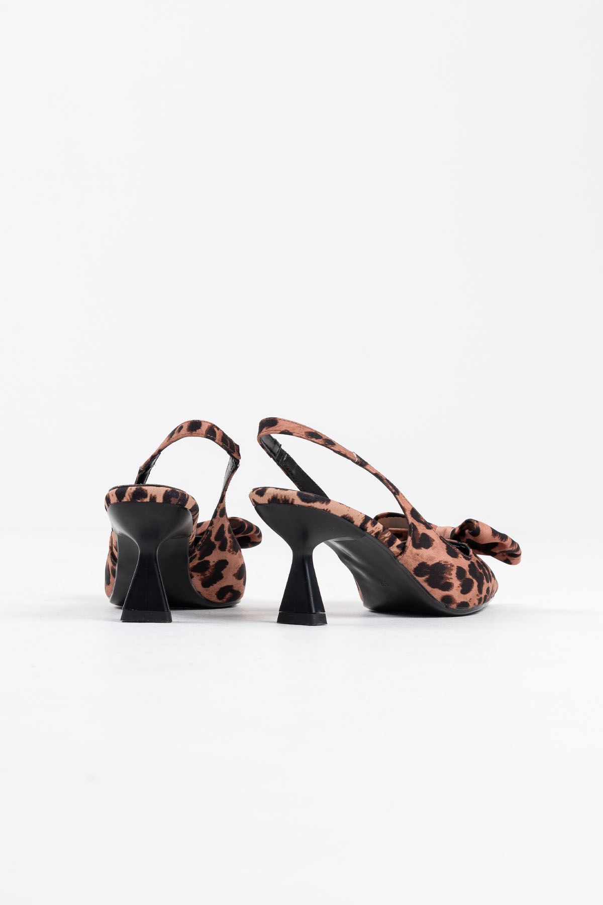 Leopar Fiyonklu Kitten Topuklu Slingback Kadın Ayakkabı EATR08MS24D