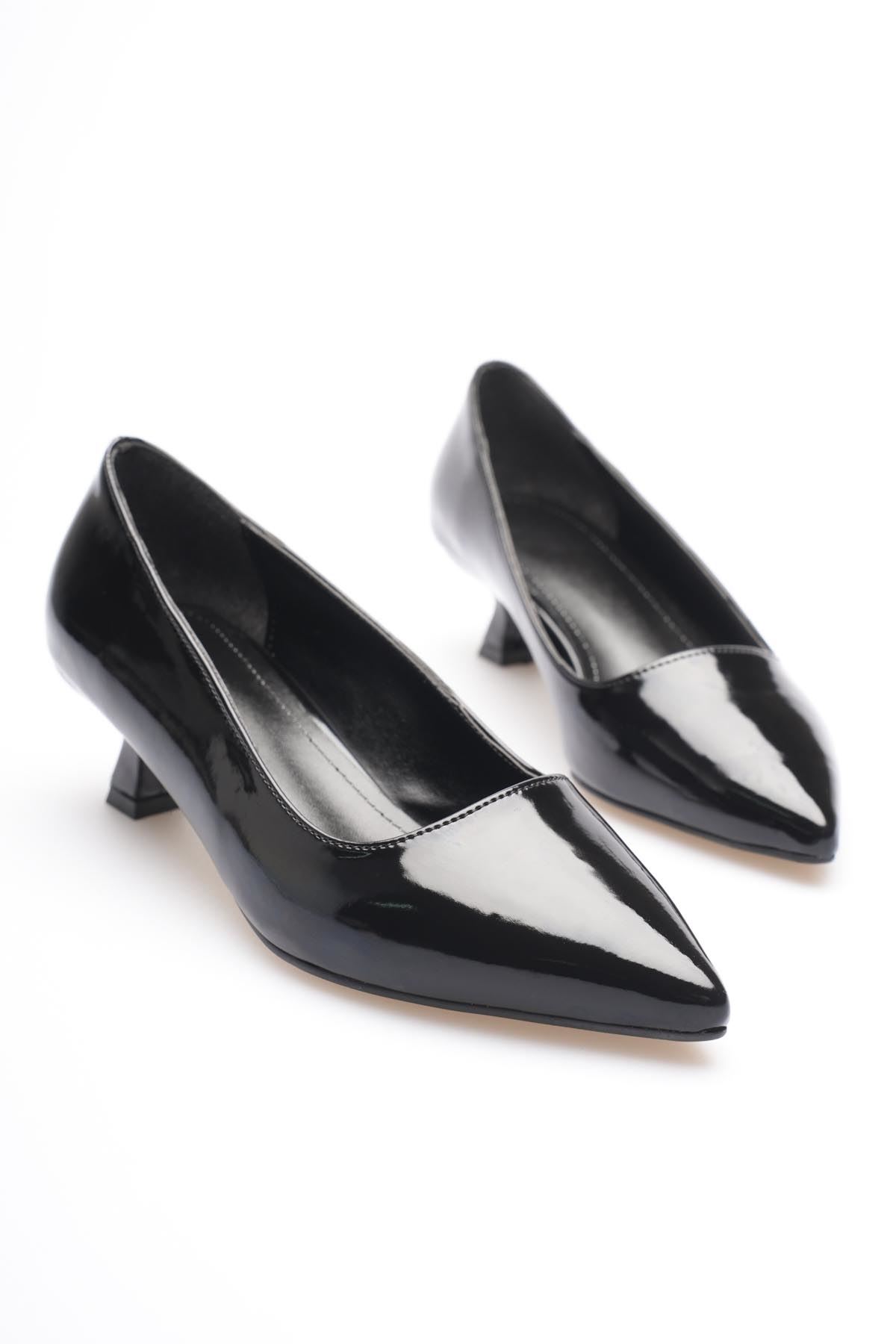 Kadın Siyah Rugan Kısa Topuklu Stiletto Ayakkabı EATR20MS03E