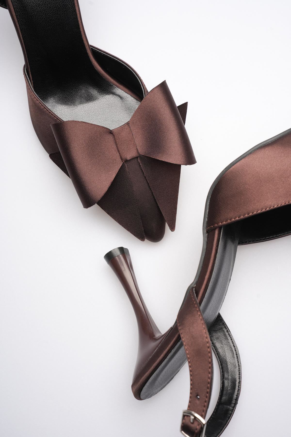 Kadın Acı Kahve Fiyonklu Saten Slingback Topuklu Ayakkabı EATR40MS01C