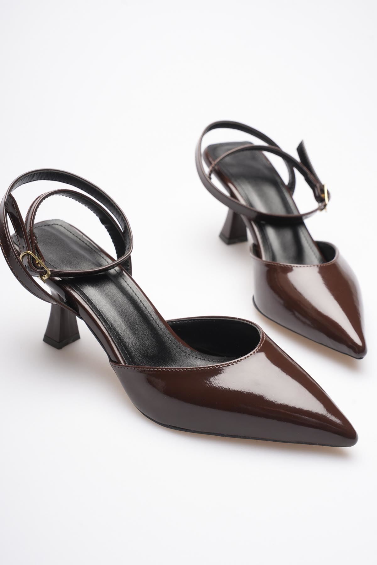 Acı Kahve Rugan Topuklu Ayakkabı EATR03MS02E