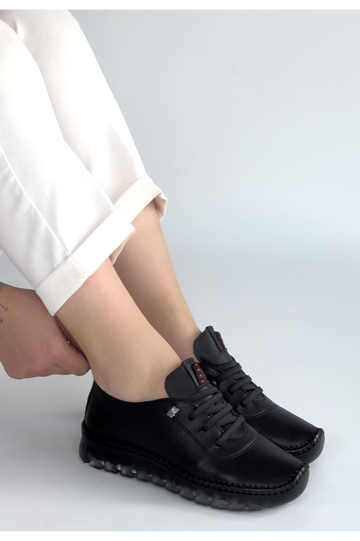 Jiten Siyah Deri Bağcıklı Spor Ayakkabı