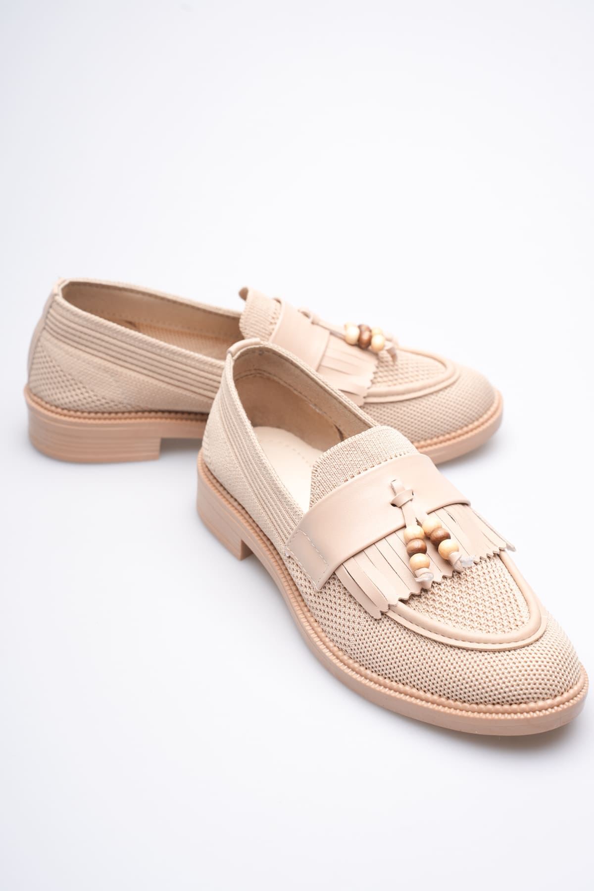 Kadın Bej Boncuk Püsküllü Günlük Kısa Topuklu Ayakkabı EATR30MS01B