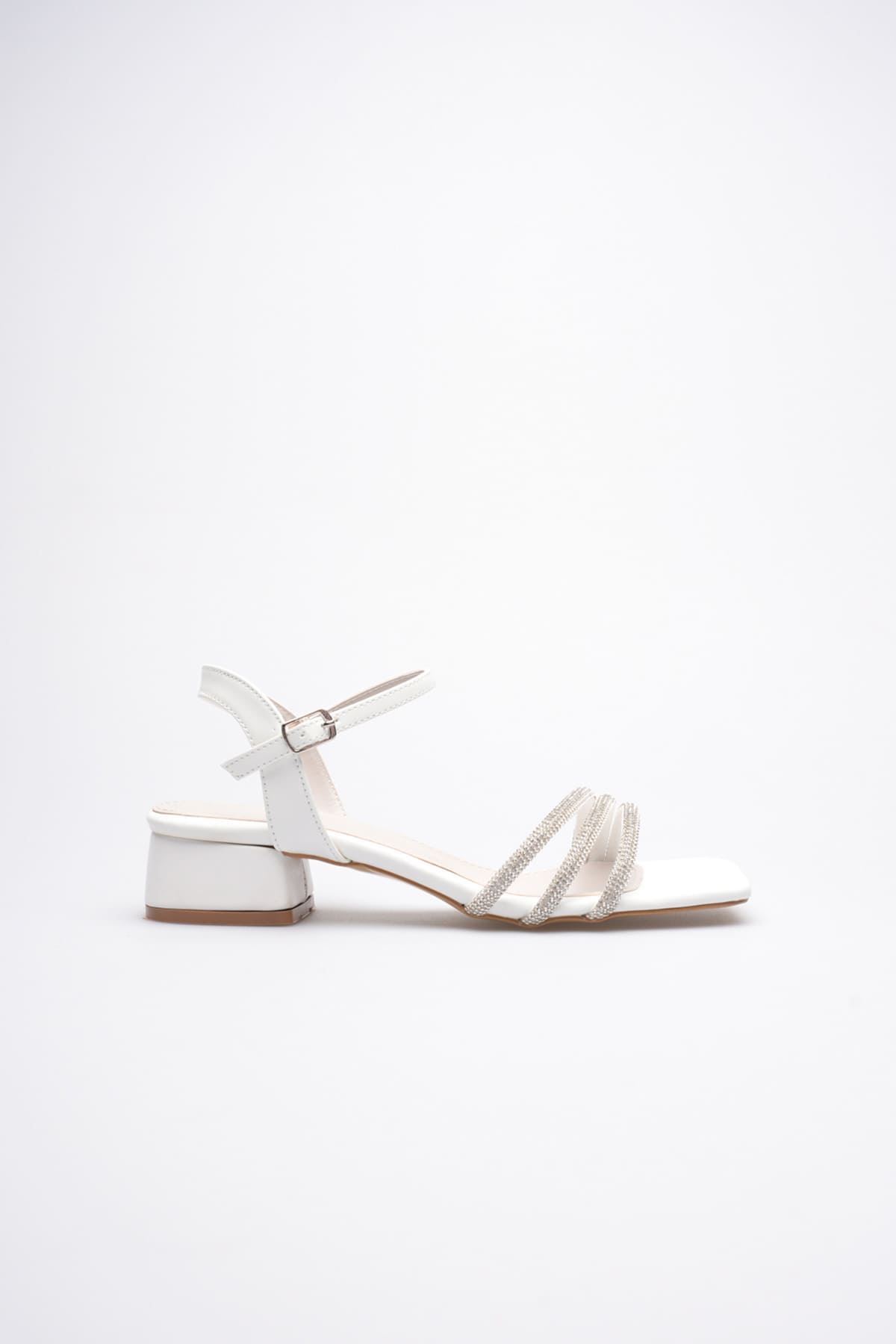Kadın Beyaz Taş Detaylı Kalın Topuklu Şık Sandalet EATR20MY26B