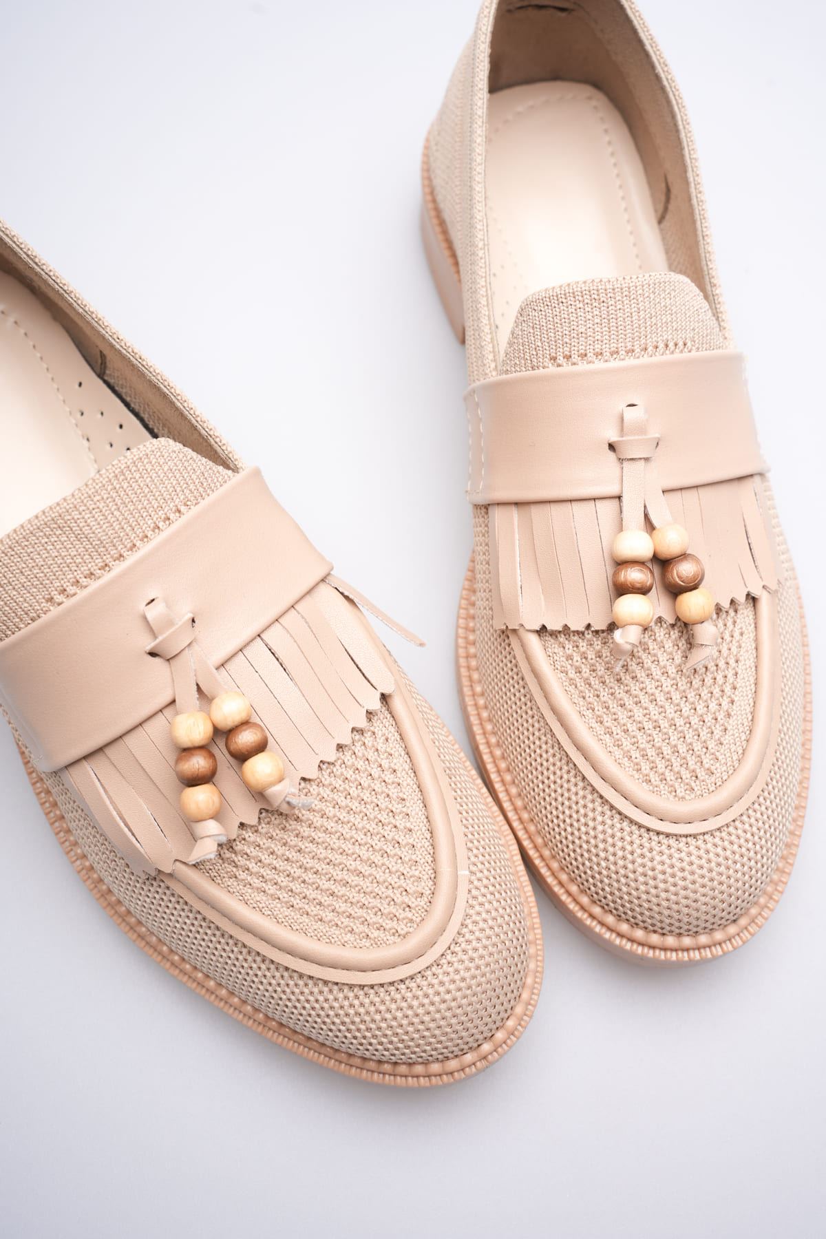 Kadın Bej Boncuk Püsküllü Günlük Kısa Topuklu Ayakkabı EATR30MS01B