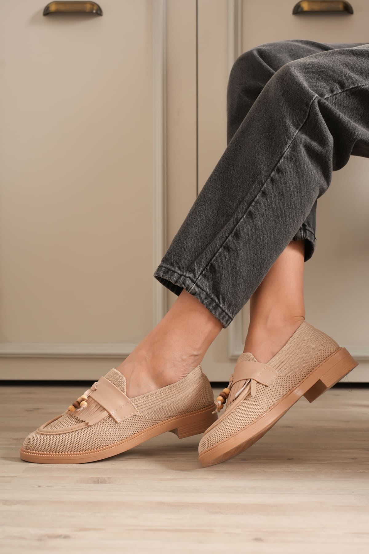 Kadın Bej Boncuk Püsküllü Günlük Kısa Topuklu Ayakkabı EATR30MS01B