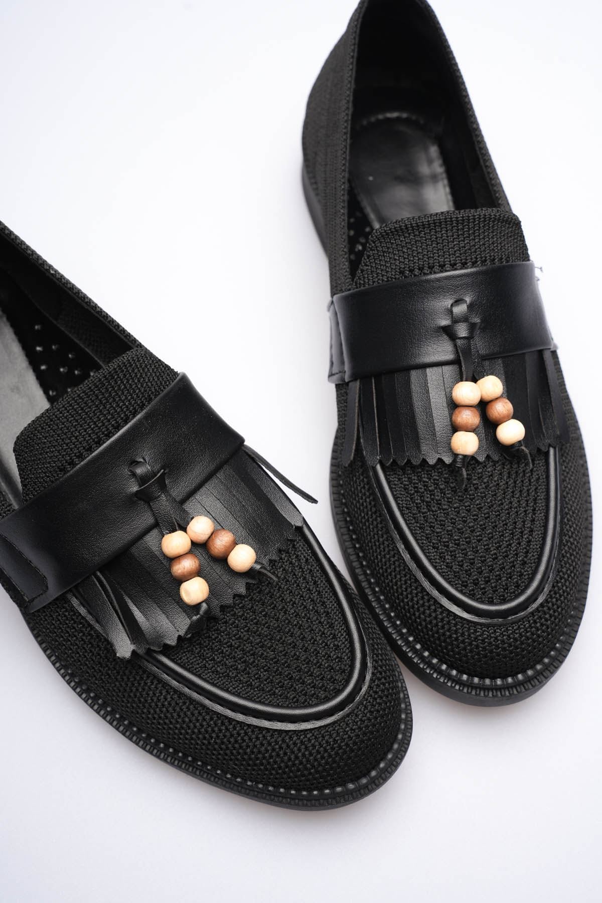 Kadın Siyah Boncuk Püsküllü Günlük Kısa Topuklu Ayakkabı EATR30MS01A