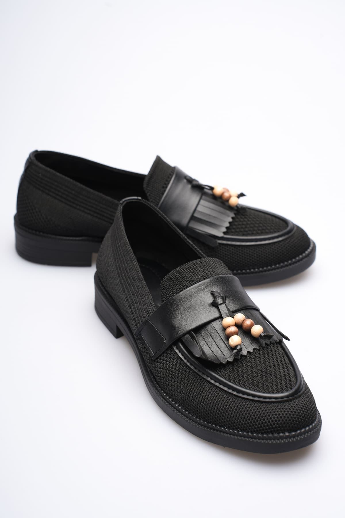 Kadın Siyah Boncuk Püsküllü Günlük Kısa Topuklu Ayakkabı EATR30MS01A