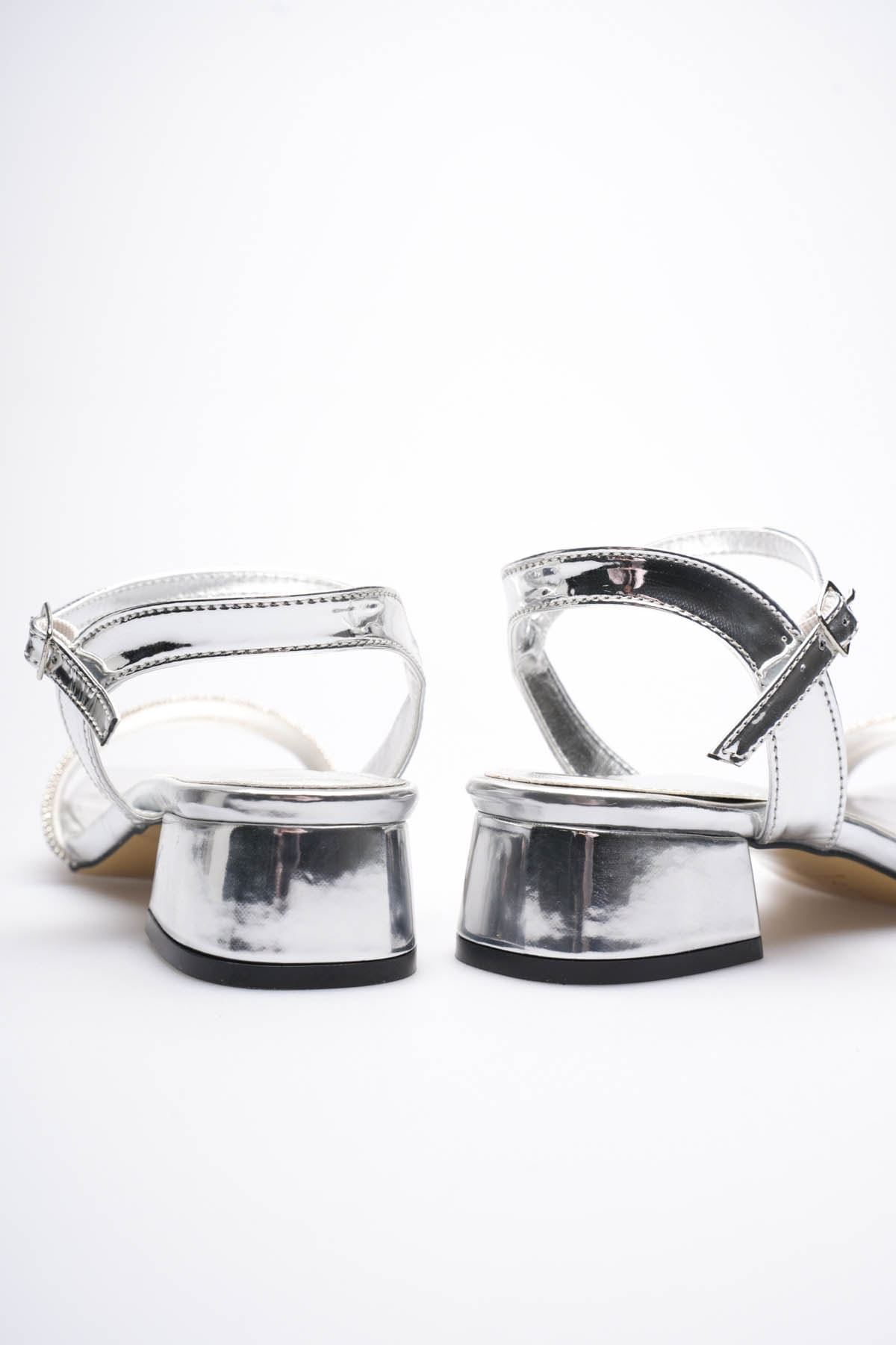 Kadın Gümüş Taş Detaylı Kalın Topuklu Şık Sandalet EATR20MY26E