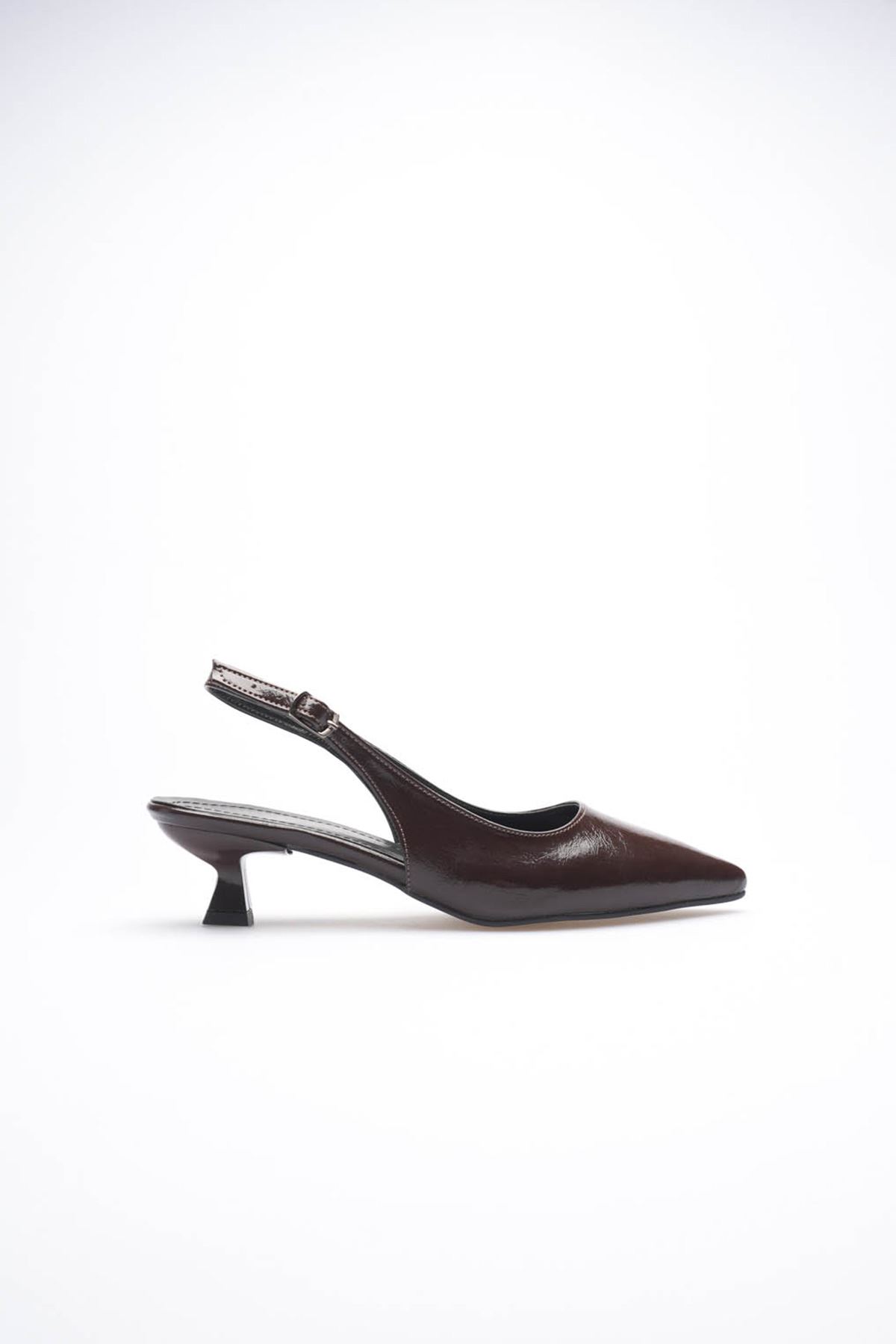 Kadın Acı Kahve Kırışık Rugan Sivri Burun Slingback Kısa Topuklu Ayakkabı EATR20MS04D