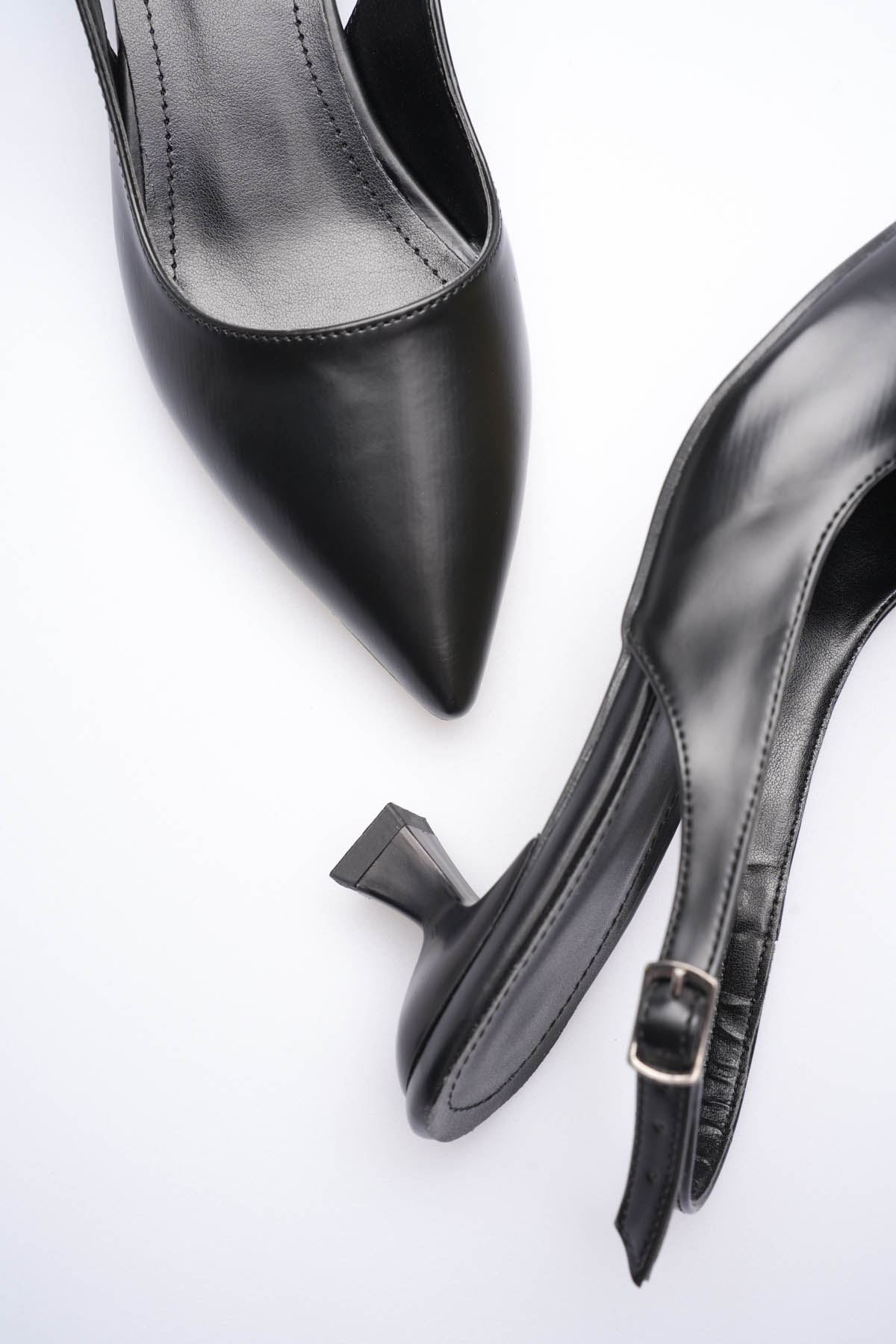 Kadın Siyah Sivri Burun Slingback Kısa Topuklu Ayakkabı EATR20MS04A