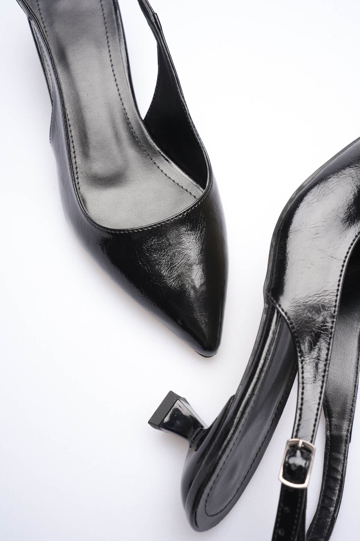 Kadın Siyah Kırışık Rugan Sivri Burun Slingback Kısa Topuklu Ayakkabı EATR20MS04C