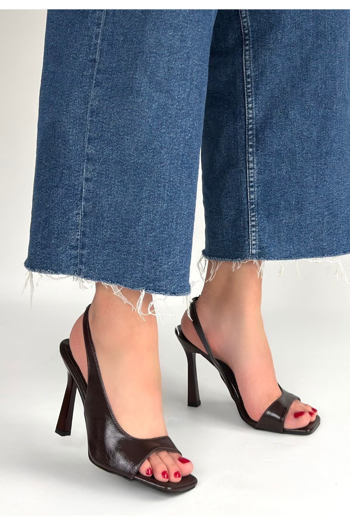 Janta Kahverengi Cilt Topuklu Ayakkabı