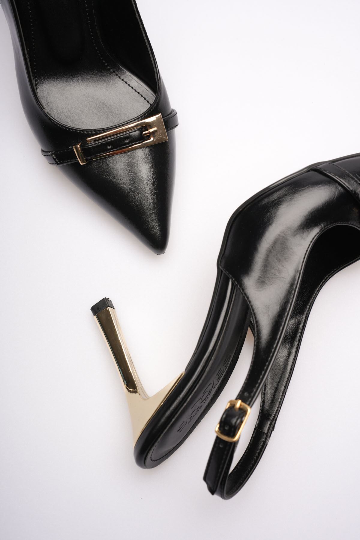 Kadın Siyah Tokalı Topuklu Ayakkabı EATR08MS34A