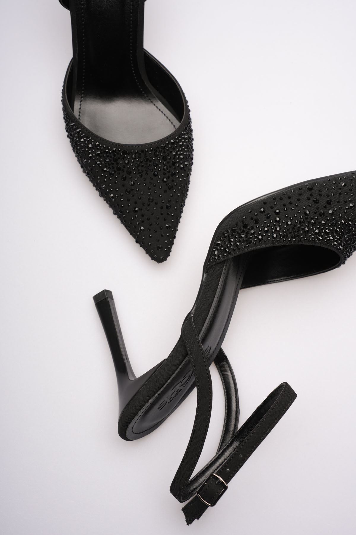 Kadın Siyah Taşlı Topuklu Ayakkabı EATR08MS22A