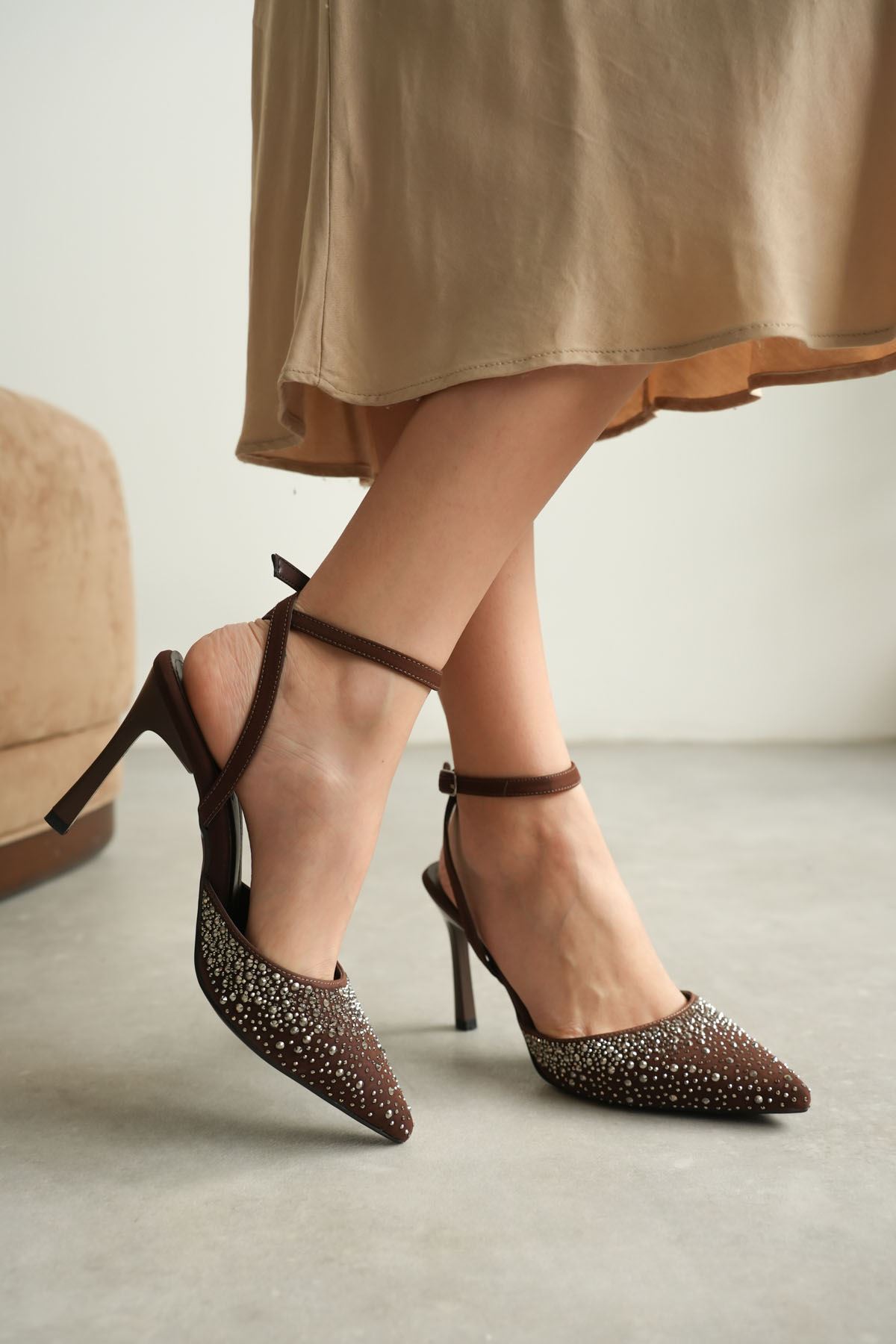 Kadın Acı Kahve Taşlı Topuklu Ayakkabı EATR08MS22C