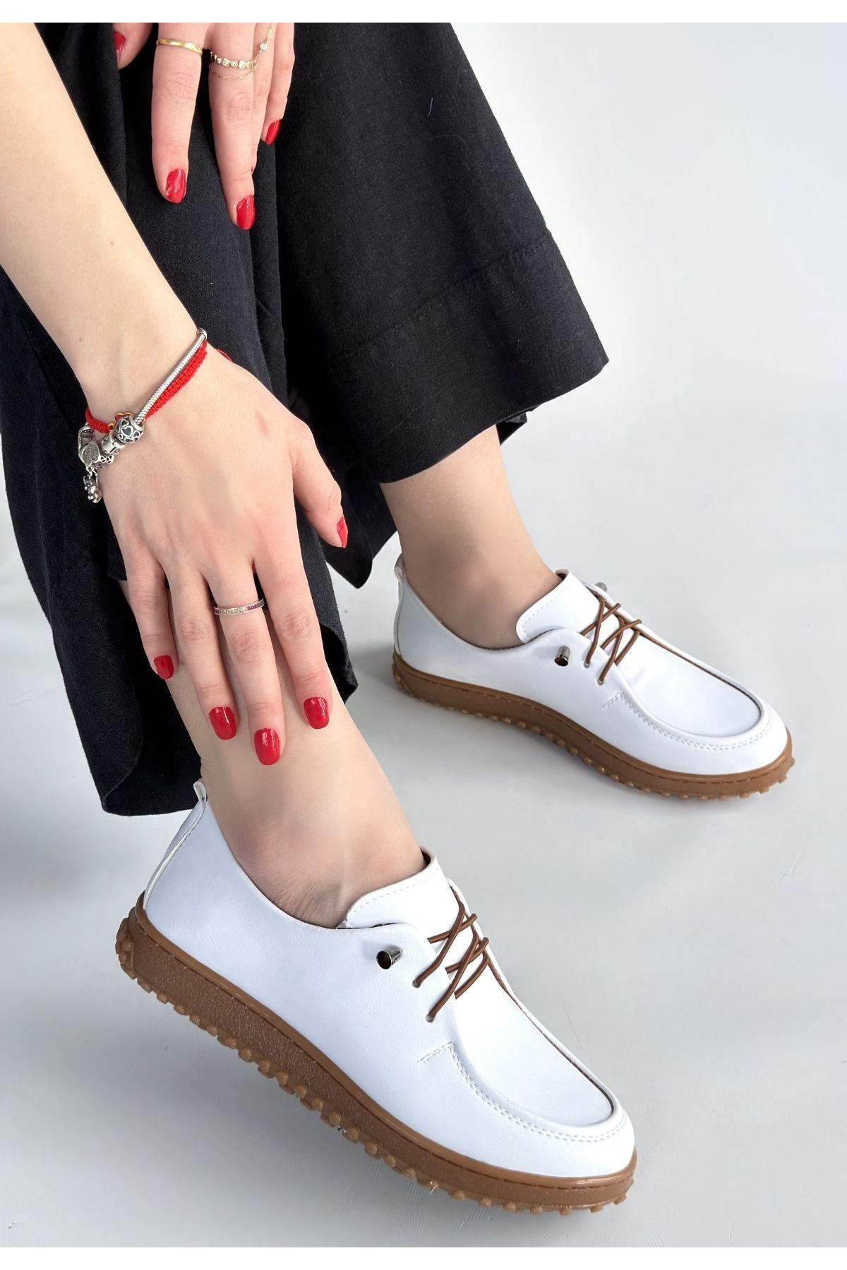 Guot Beyaz Cilt Bağcıklı Babet Ayakkabı