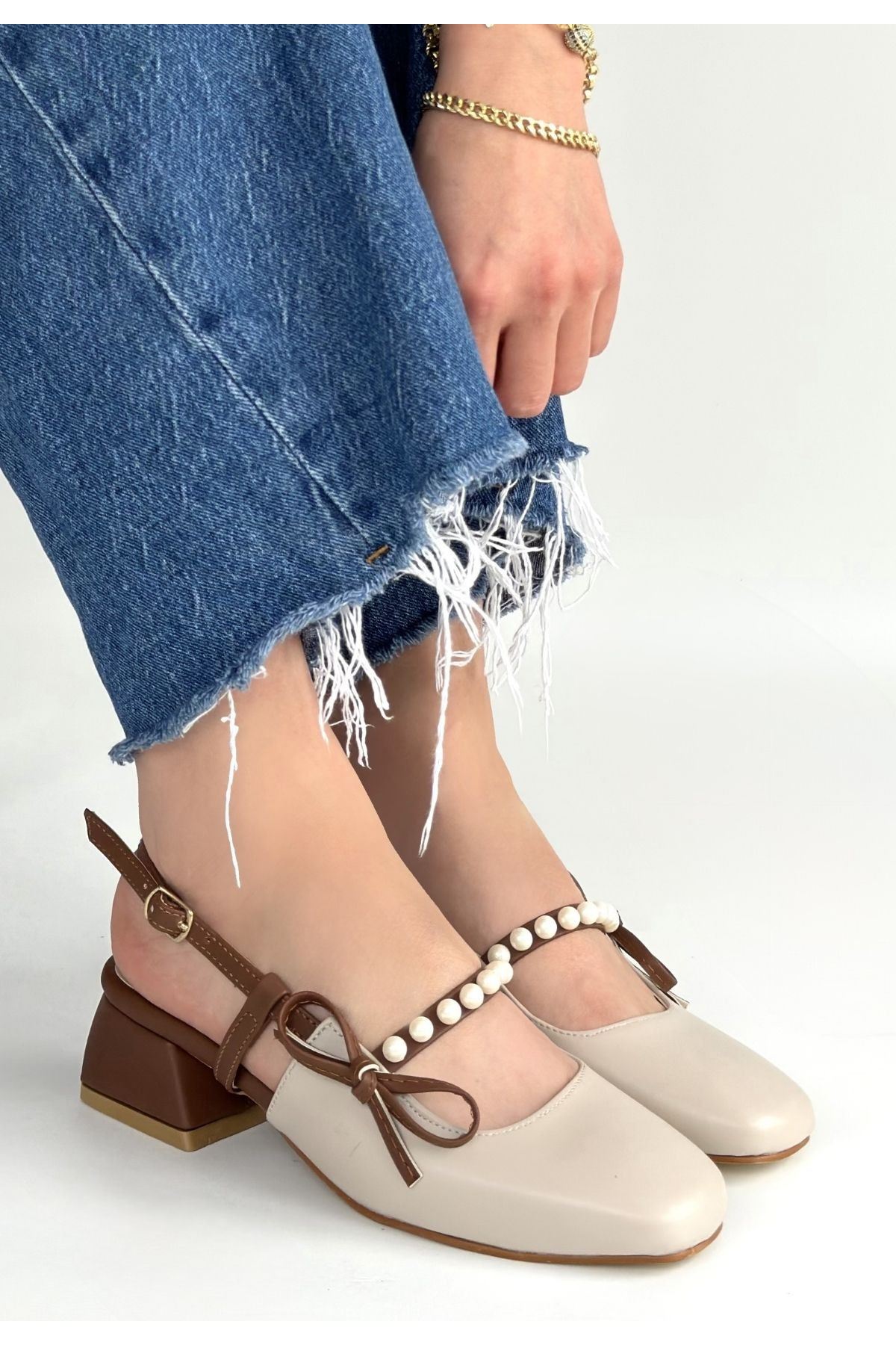 Ceyda Bej Cilt Taba Detaylı Topuklu Ayakkabı