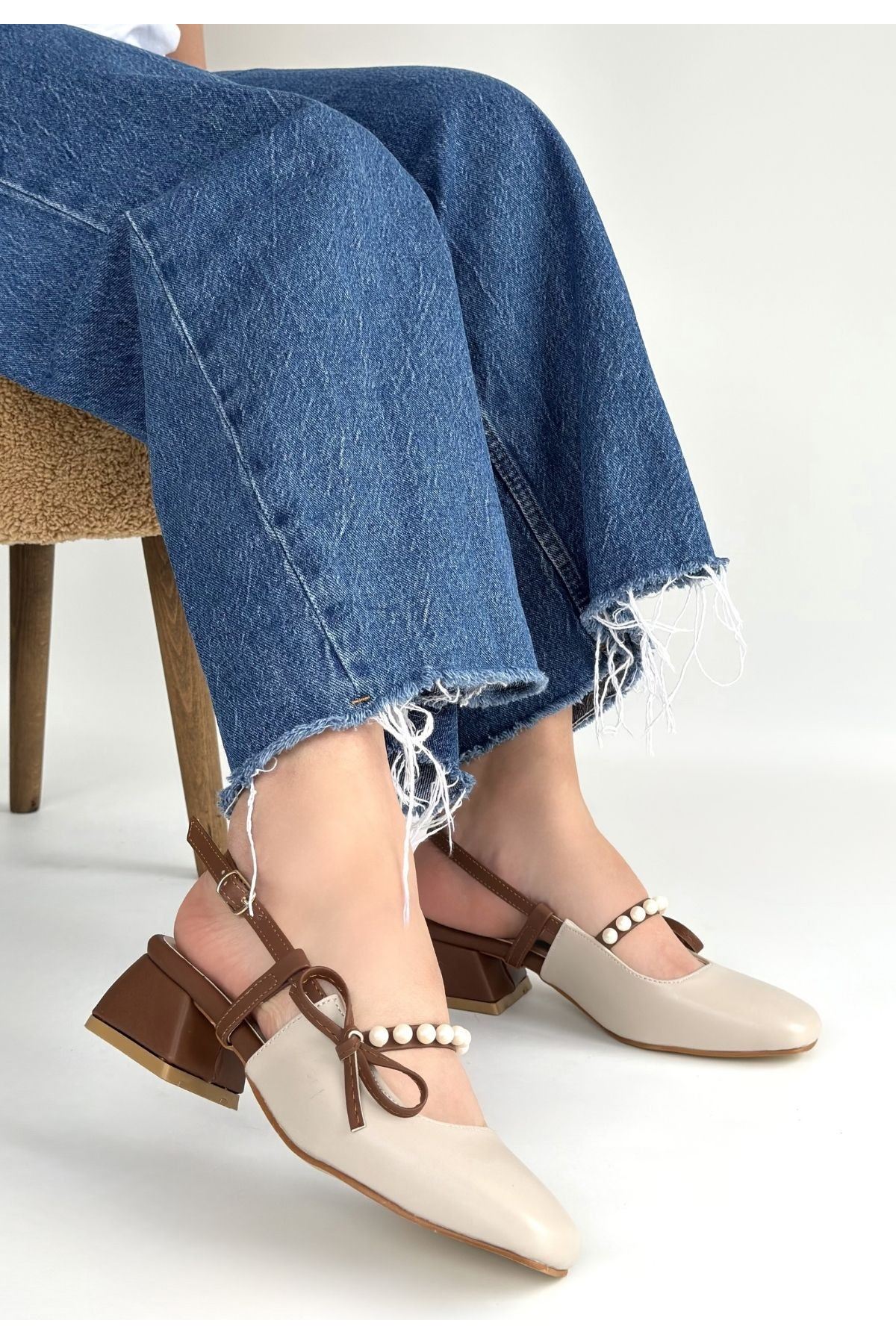 Ceyda Bej Cilt Taba Detaylı Topuklu Ayakkabı