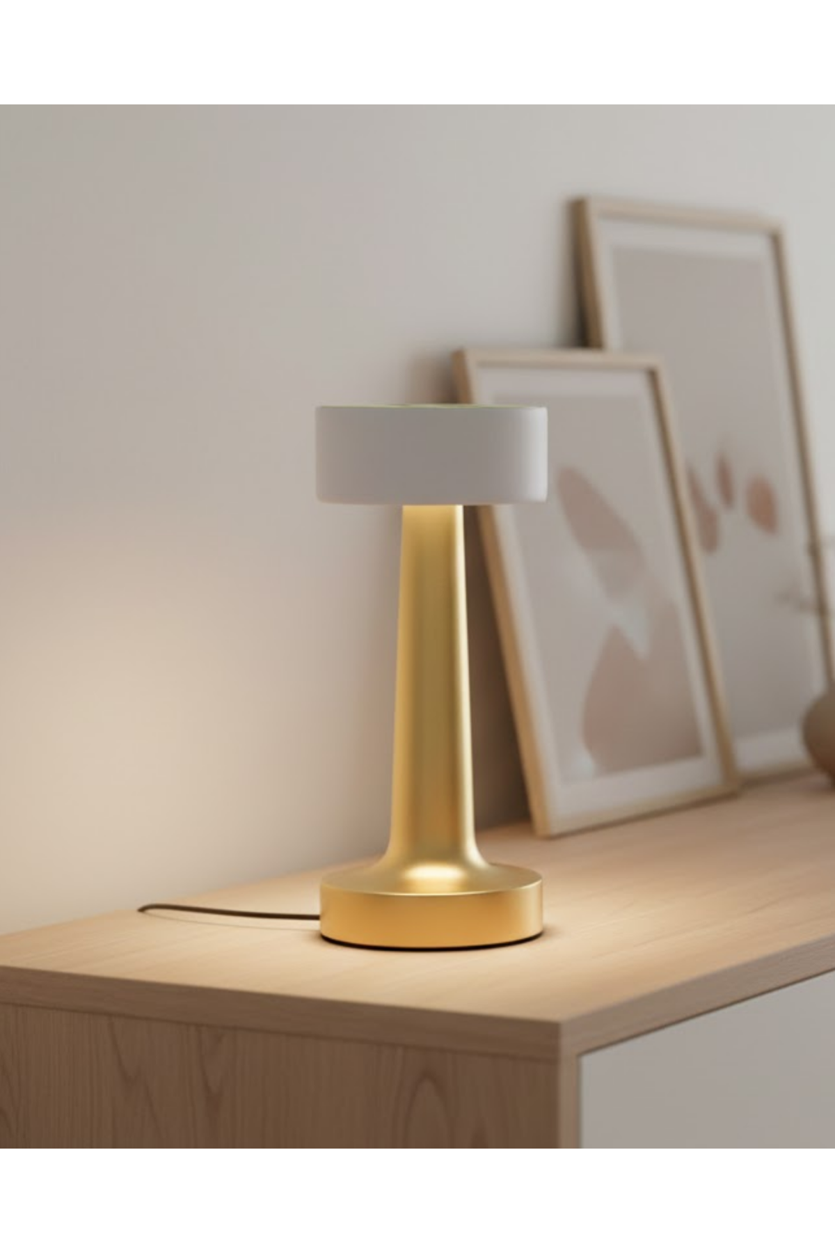 Modern Altın Gövdeli LED Masa Lambası 3 Işık Modlu
