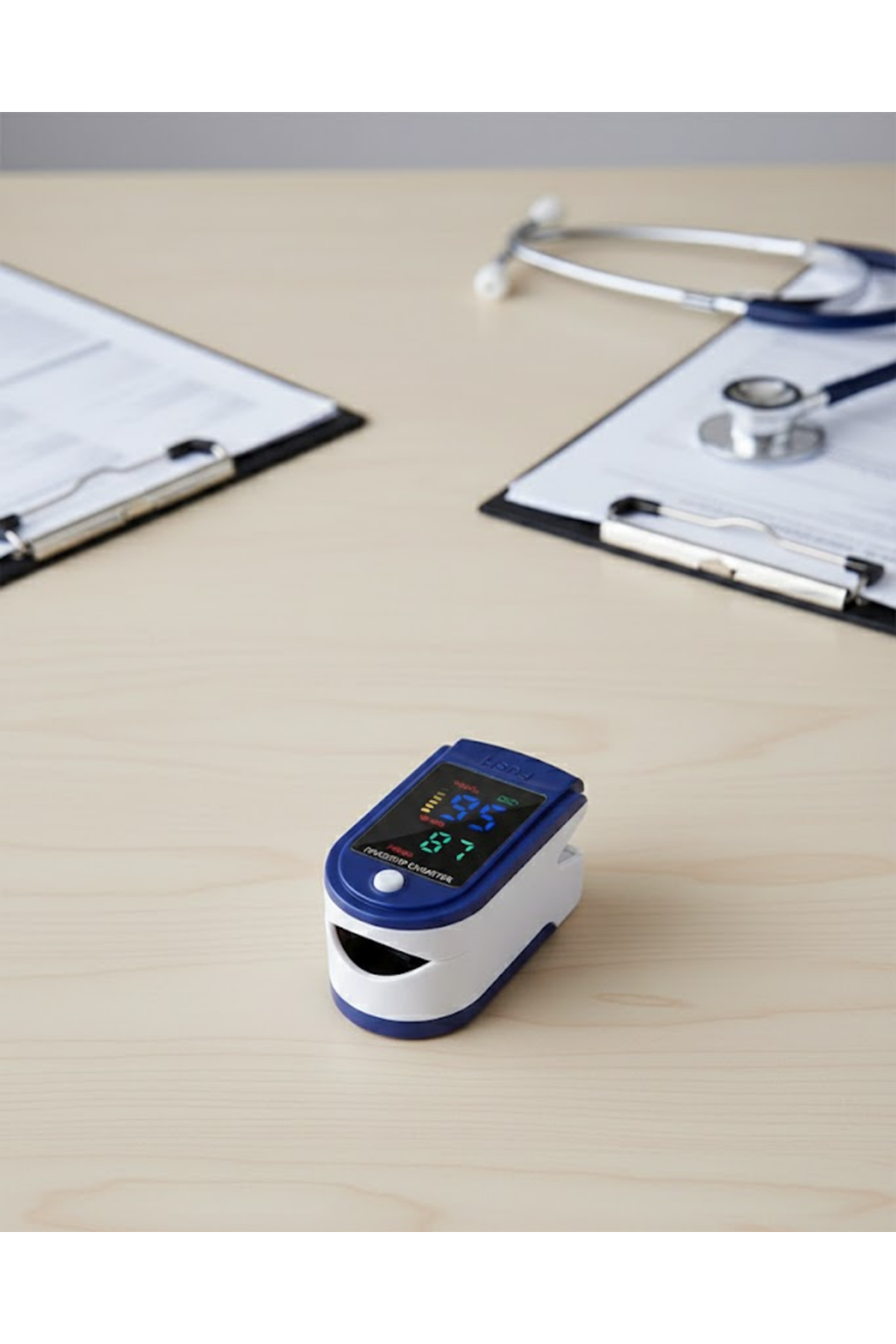 Kolay Kullanımlı Parmak Tipi Pulse Oksimetre Ev Tipi Kullanım