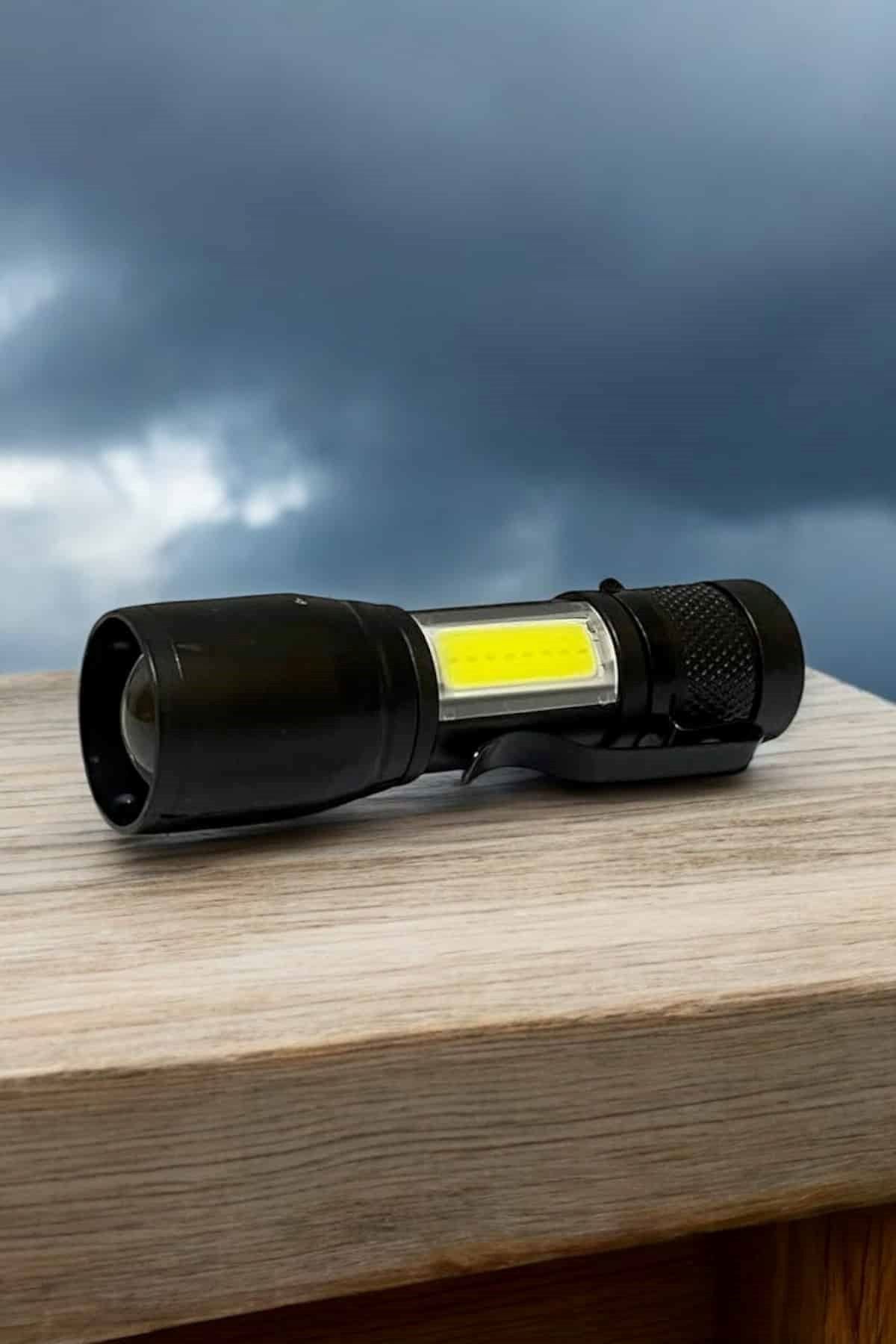 Şarjlı Metal Zoomlu El Feneri Işıldak Led Işık Taşınabilir El Lambası