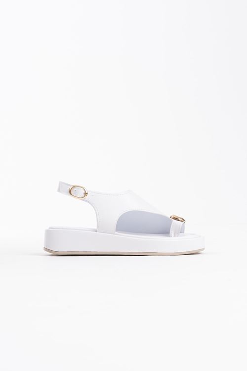 Milena Beyaz Cilt Toka Detaylı Sandalet