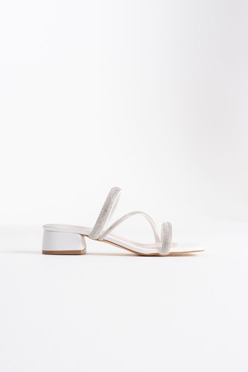 Tanya Beyaz Kadın Taşlı Terlik