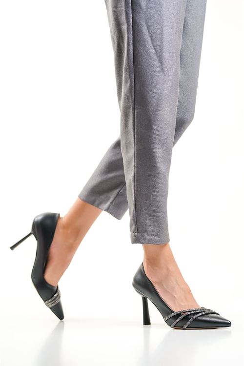 Sonya Siyah Taşlı Kadın Ayakkabı