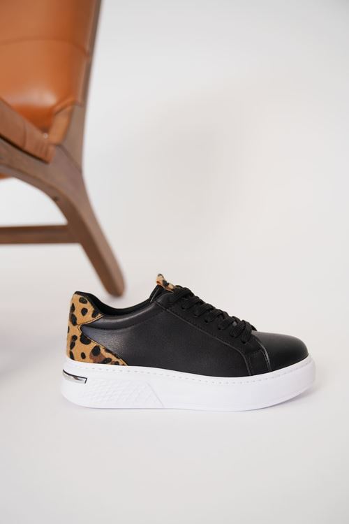 Vega Leopar Detaylı Siyah Kadın Spor Ayakkabı