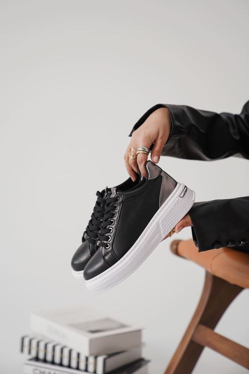 Vega Platin Detaylı Siyah Kadın Spor Ayakkabı