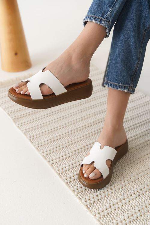 Borlina Beyaz Hakiki Deri Terlik