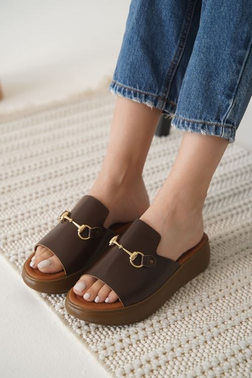 Nelly Acı Kahve Hakiki Deri Terlik