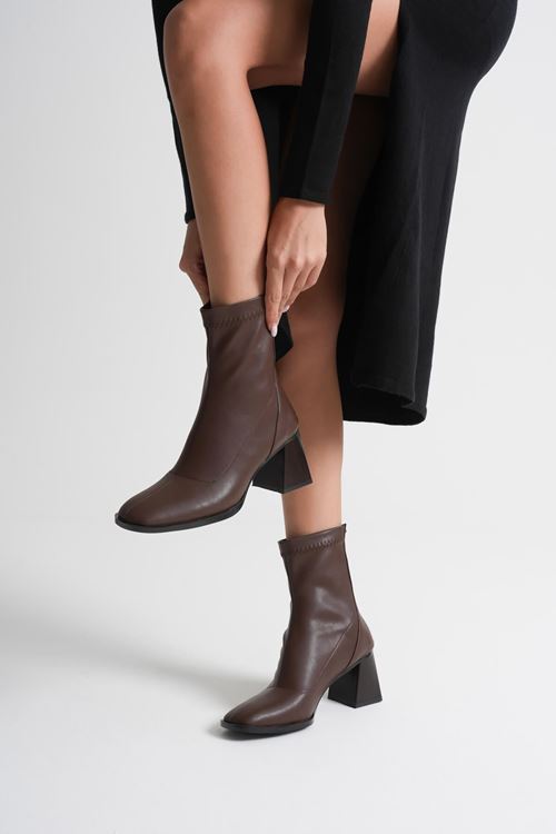 Arvena Acı Kahve Kalın Topuklu Streç Bot