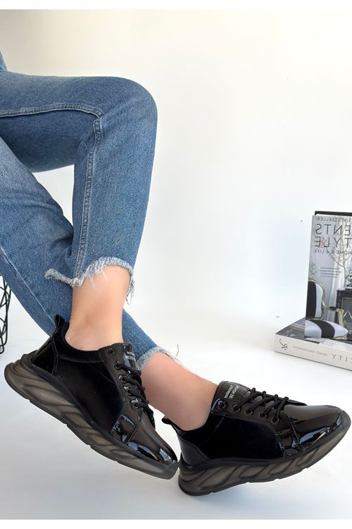 Piona Siyah Rugan Gri Tabanlı Spor Ayakkabı