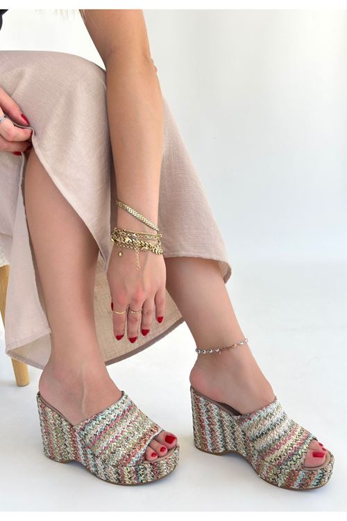 Tlay Kilim Desenli Dolgu Topuk Terlik