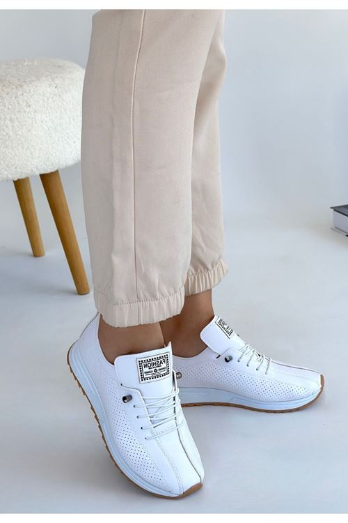 Fiert Beyaz Cilt Bağcıklı Spor Ayakkabı