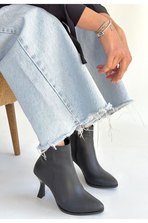 Mişha Siyah Cilt Topuklu Bot