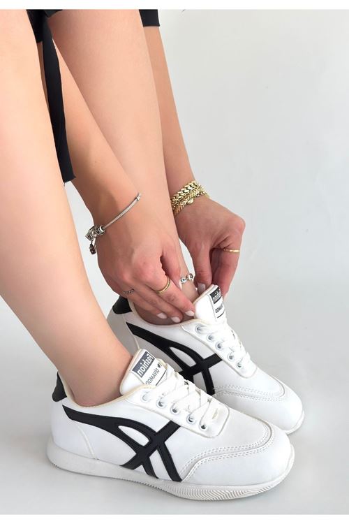 Zlay Beyaz Cilt Siyah Detaylı Bağcıklı Spor Ayakkabı