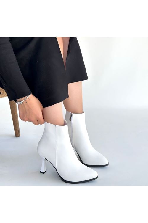 Mişha Beyaz Cilt Topuklu Bot